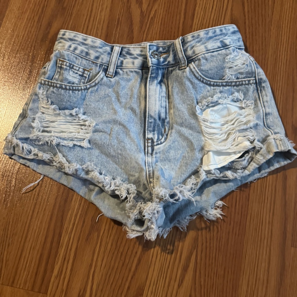 SHEIN Light Blue Distressed Jean Shorts Jeans‎ Size 26